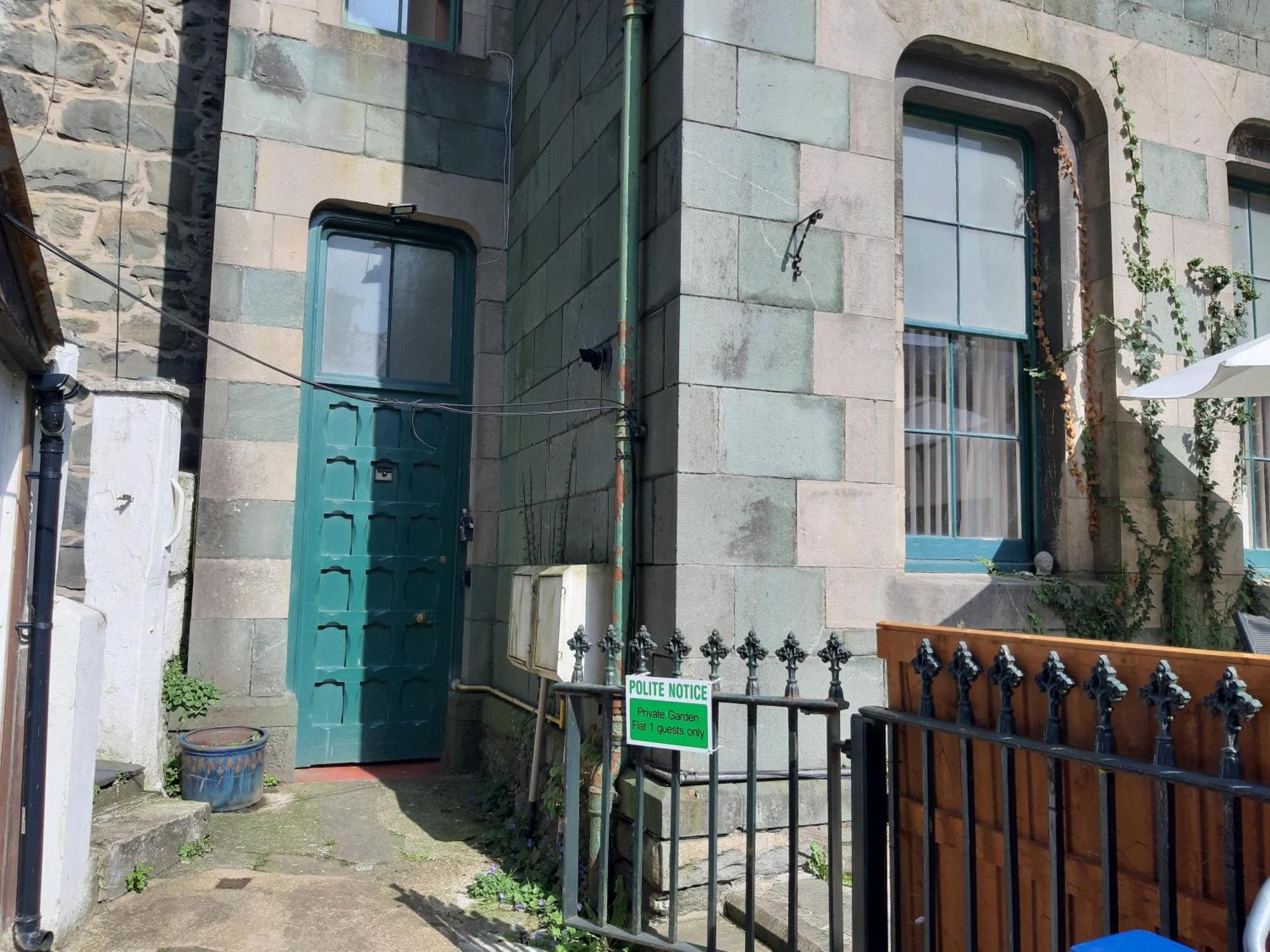Ground Floor Barmouth Centre Apartment With Garden Екстериор снимка